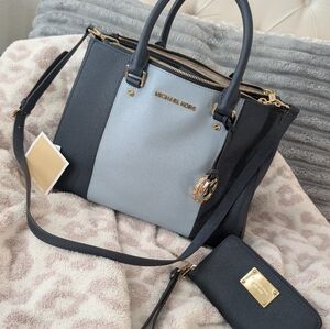 Michael Kors Sutton Ctntr Stripe Navy/Blue, Lh Satchel And Wallet Leather